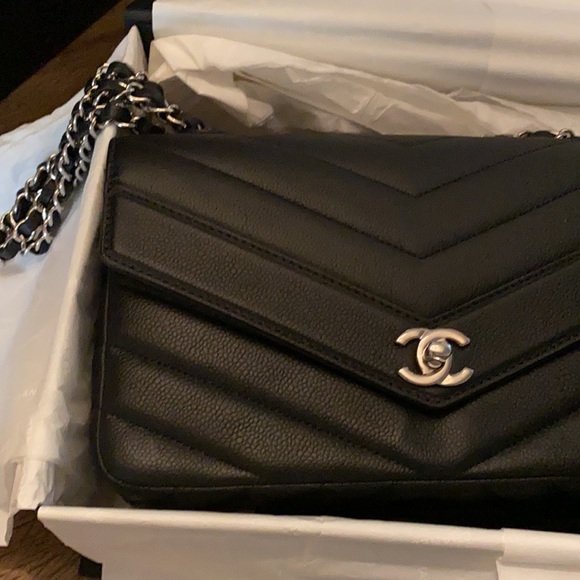 Chanel FlapBag - Picture 2 of 7